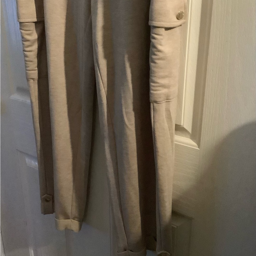 Capri pant set in beige by Calvin Klein, size XL. - Picture 7 of 16